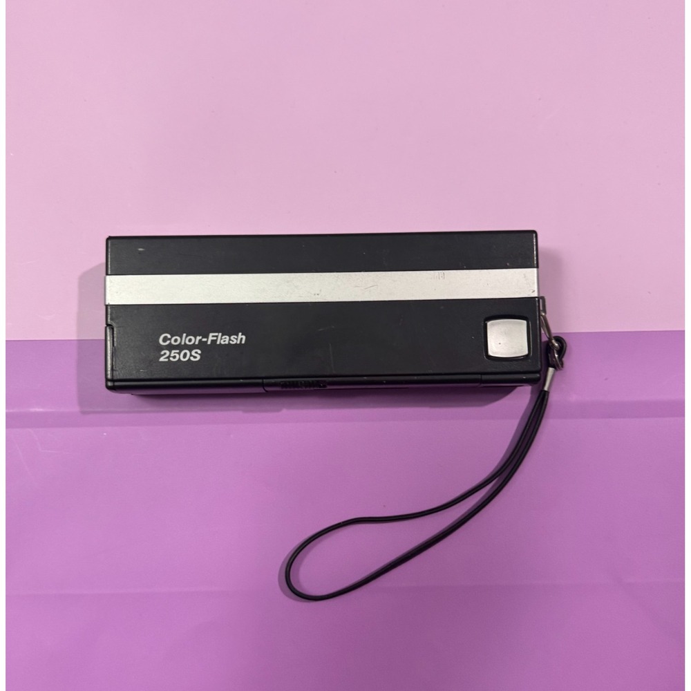 Vintage Vivitar Motorized Color-Flash 250S Continental‎ Pocket Camera with Strap